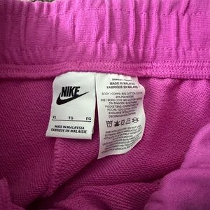 XL in kids pink shorts
